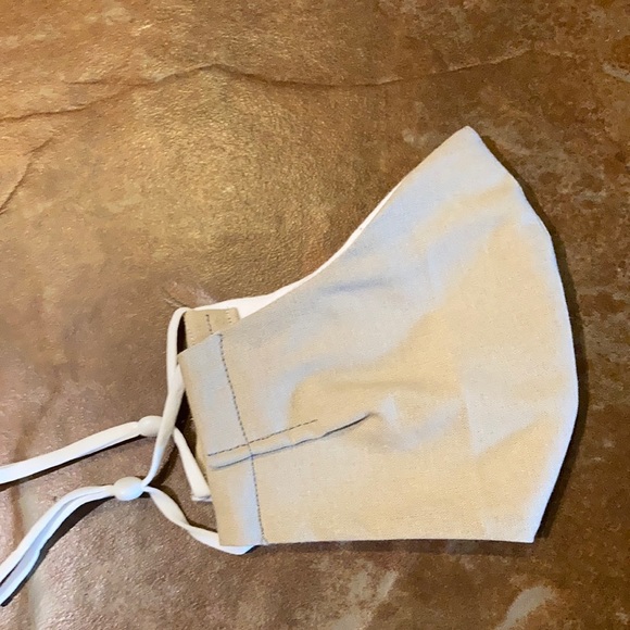 2 Pack Happy Face Masks With Wire - Picture 2 of 8